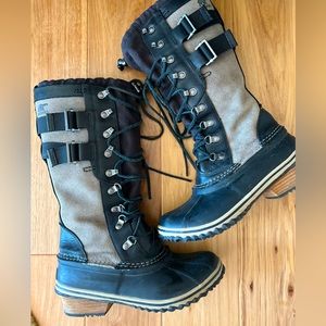 EUC SOREL Carly Boots (7.5)